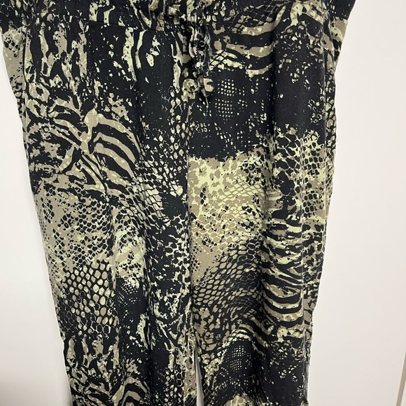 Faded Glory Black and Tan jogger Pants - Picture 2 of 7